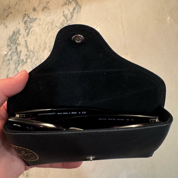 Ray-Ban Tortoise Wayfarer Sunglasses - Picture 6 of 9